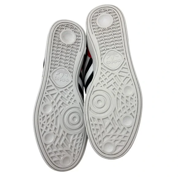 Adidas Sneakers Busenitz
Skateboarding Sneakers Black And White size 10 1/2 - Picture 8 of 9